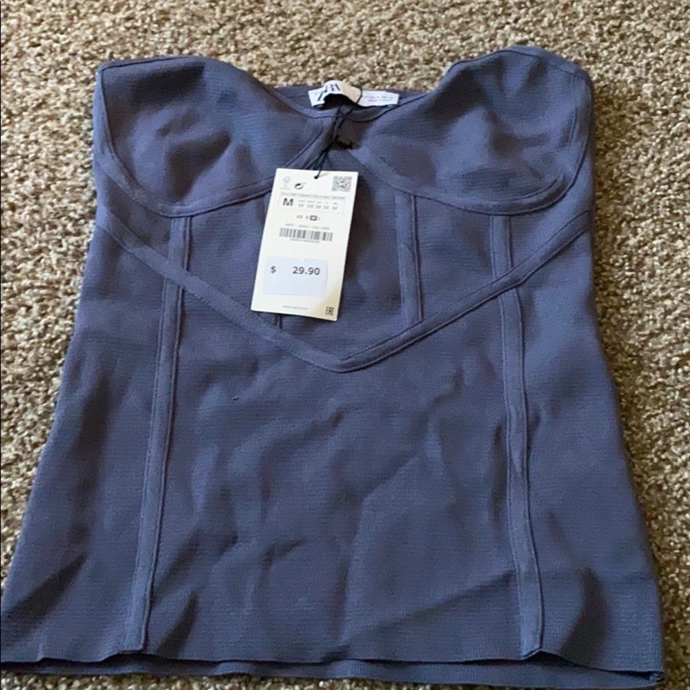 Halter top bust detail